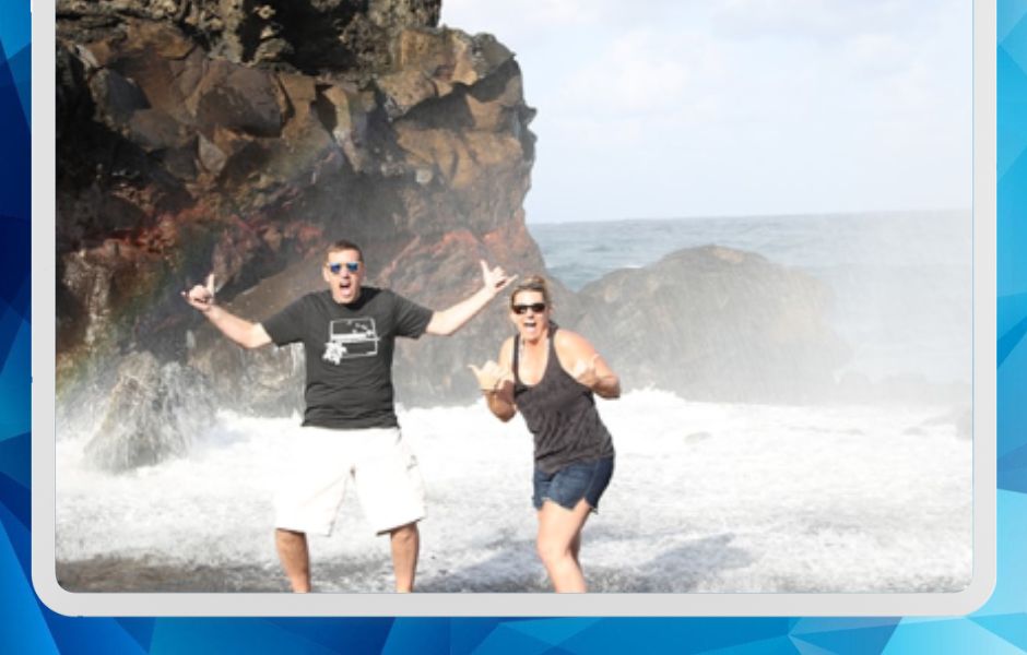 Attendees networking during Mastermind In Paradise in Maui